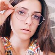 Etudiante en Droit prête a aider